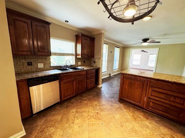 2414 Brandon Street, Dallas, TX 75211