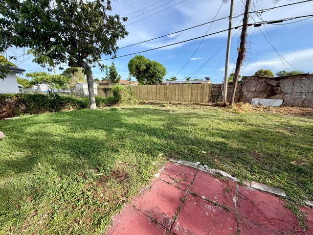 1061 W 4TH Street, Riviera Beach, FL 33404