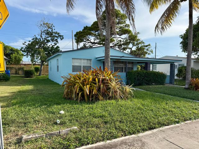1061 W 4TH Street, Riviera Beach, FL 33404