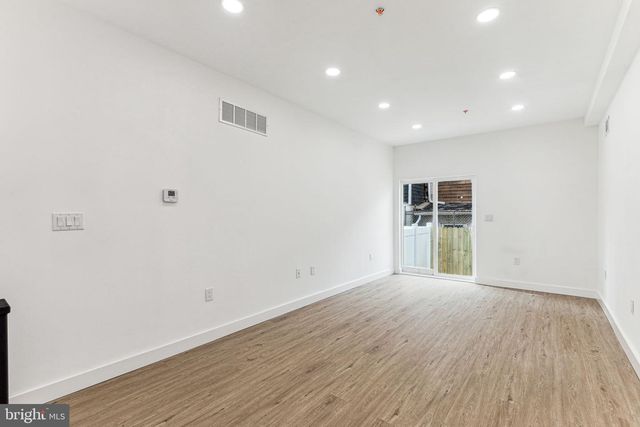 2224 N HOWARD ST, Philadelphia, PA 19133