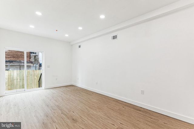 2224 N HOWARD ST, Philadelphia, PA 19133