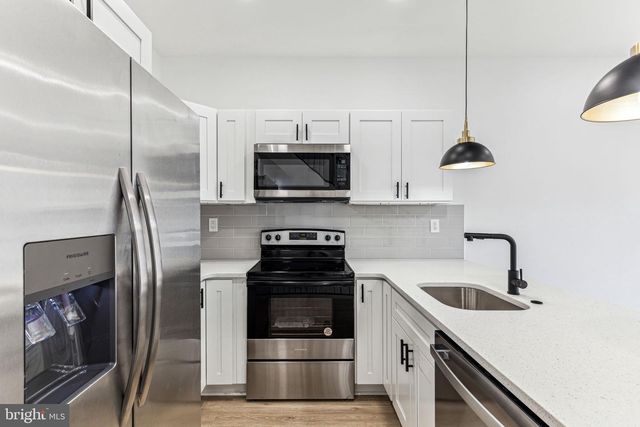 2224 N HOWARD ST, Philadelphia, PA 19133