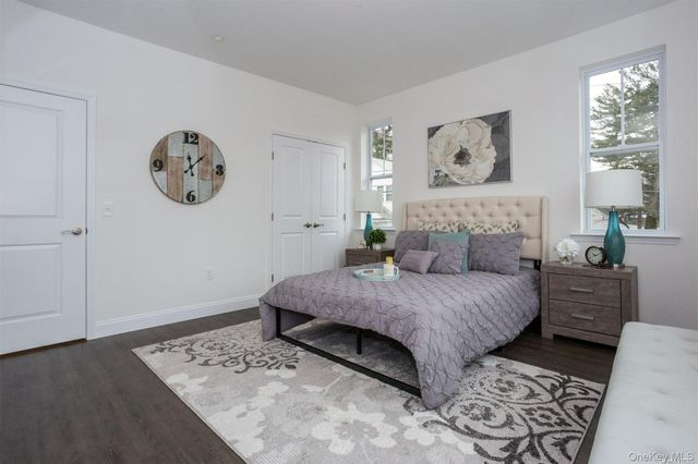 1046 New York Avenue 11, Huntington Station, NY 11746