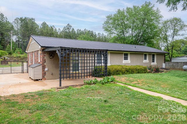 5519 Dallas High Shoals Highway, Dallas, NC 28034