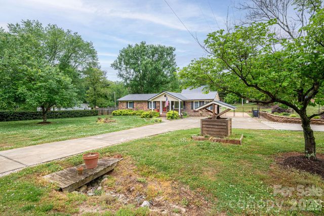 5519 Dallas High Shoals Highway, Dallas, NC 28034