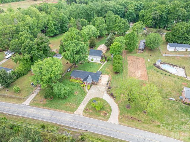 5519 Dallas High Shoals Highway, Dallas, NC 28034