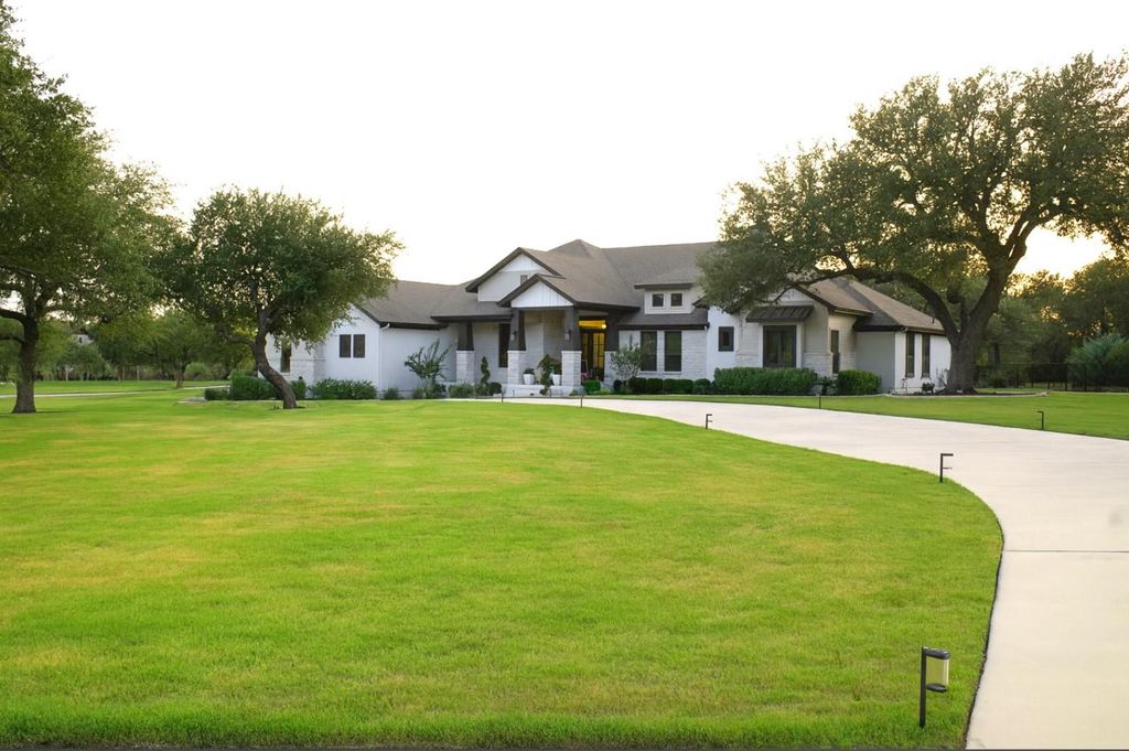 120 Woodland Hills DR, Georgetown, TX 78633