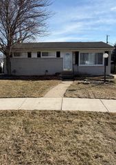 28800 Tawas Court, Madison Heights, MI 48071