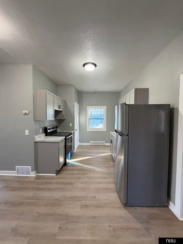 5334 N 27 Avenue, Omaha, NE 68111