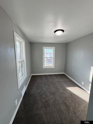 5334 N 27 Avenue, Omaha, NE 68111