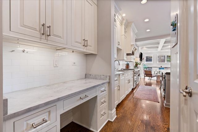 2225 W School Street, Chicago, IL 60618