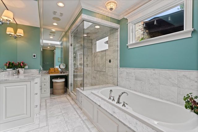 2225 W School Street, Chicago, IL 60618