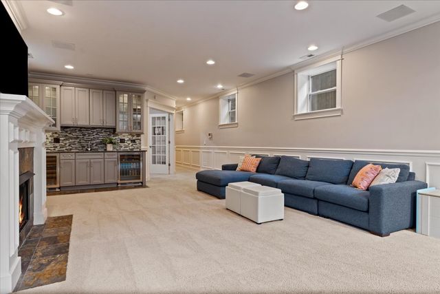 2225 W School Street, Chicago, IL 60618