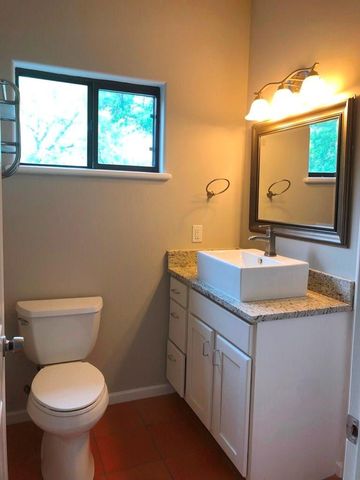 2202 East Side DR, Austin, TX 78704