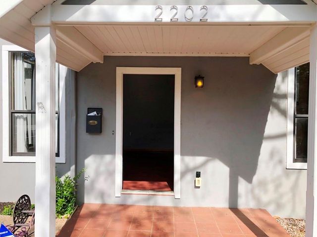 2202 East Side DR, Austin, TX 78704