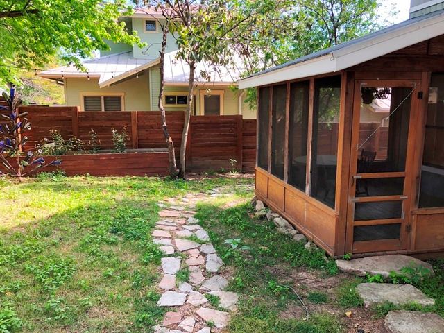 2202 East Side DR, Austin, TX 78704