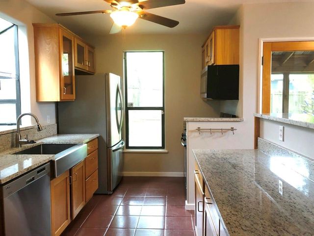 2202 East Side DR, Austin, TX 78704