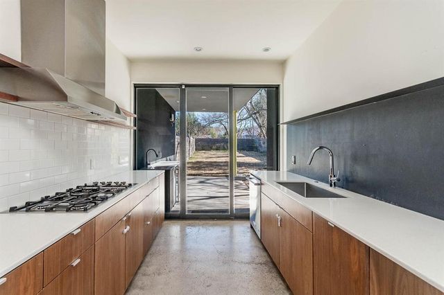 3305 Garden Villa LN B, Austin, TX 78704