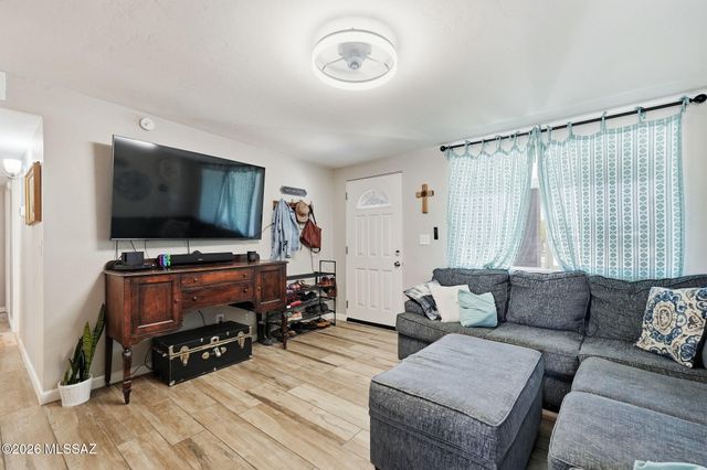 627 W Acadia Drive, Tucson, AZ 85756