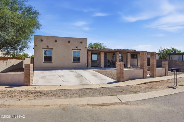 627 W Acadia Drive, Tucson, AZ 85756