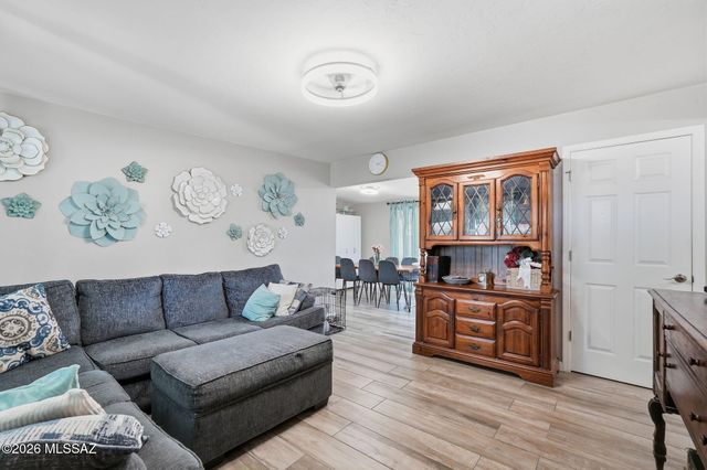 627 W Acadia Drive, Tucson, AZ 85756