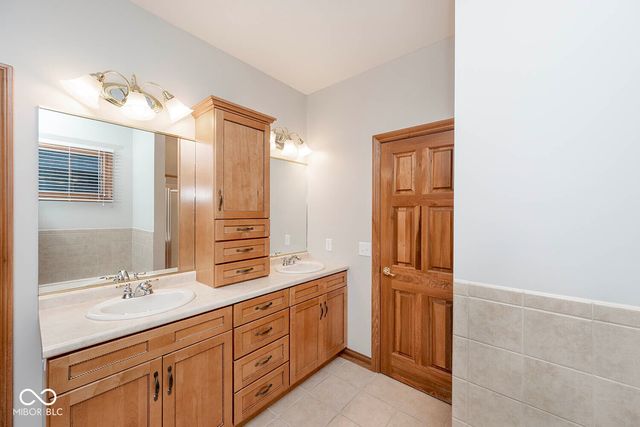 3882 S Cedar Creek Lane, New Palestine, IN 46163