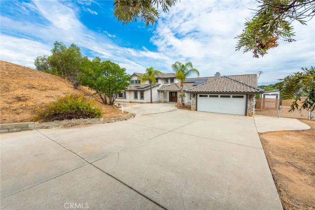 17033 Andromeda, Riverside, CA 92504