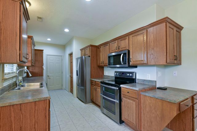 613 Crossing Drive, Branson West, MO 65737