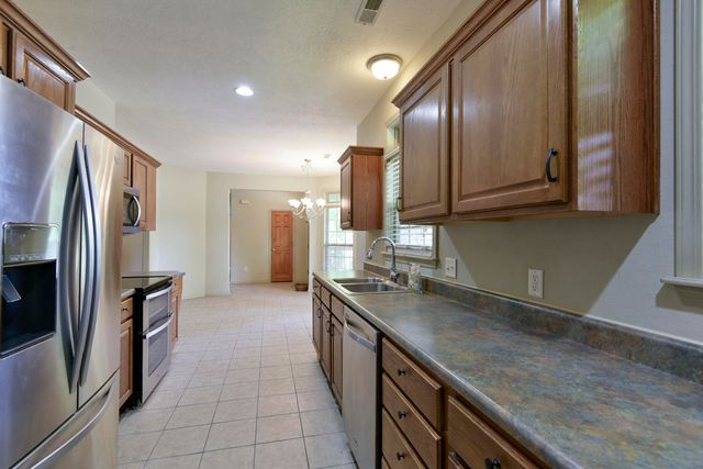 613 Crossing Drive, Branson West, MO 65737