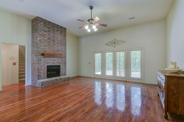 613 Crossing Drive, Branson West, MO 65737