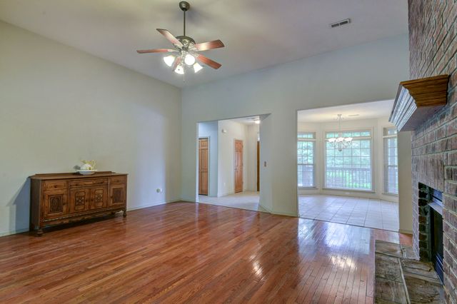 613 Crossing Drive, Branson West, MO 65737