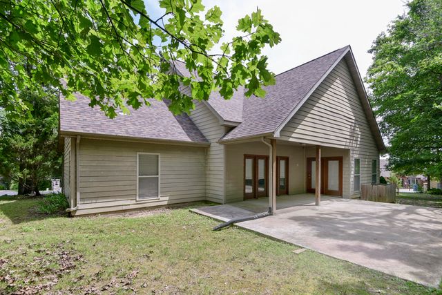 613 Crossing Drive, Branson West, MO 65737