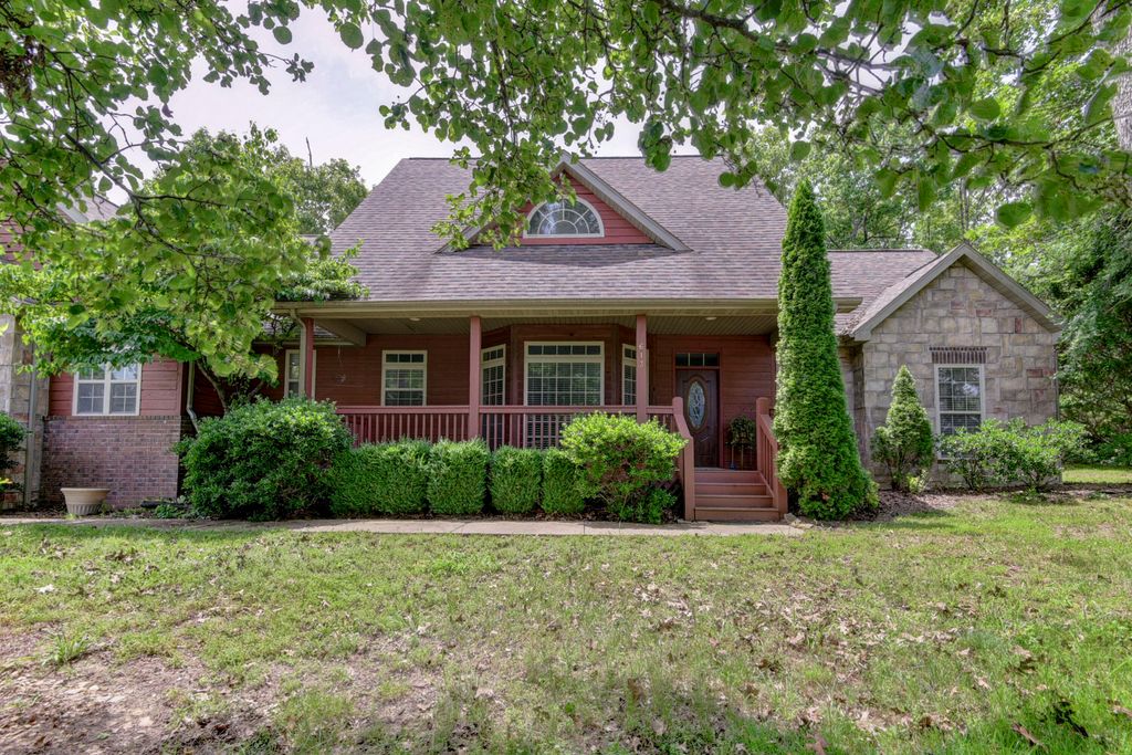 613 Crossing Drive, Branson West, MO 65737