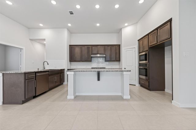 212 Milas Cove, Montgomery, TX 77316
