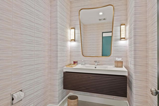 407 Desert Holly Drive, Palm Desert, CA 92211