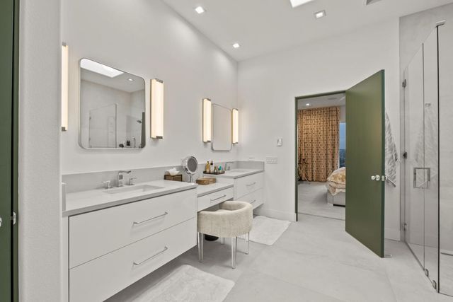 407 Desert Holly Drive, Palm Desert, CA 92211