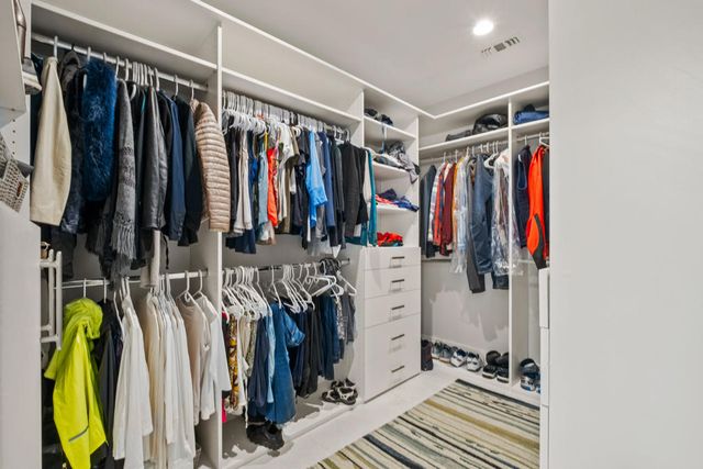 407 Desert Holly Drive, Palm Desert, CA 92211