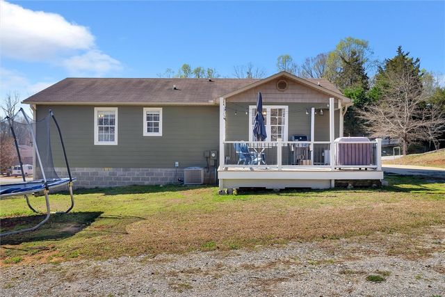 450 Lindsey Lake Road, Travelers Rest, SC 29690