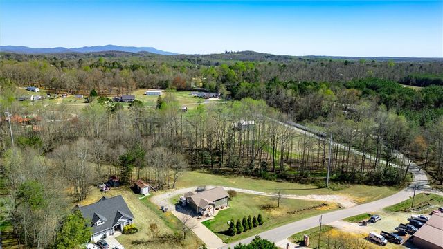 450 Lindsey Lake Road, Travelers Rest, SC 29690