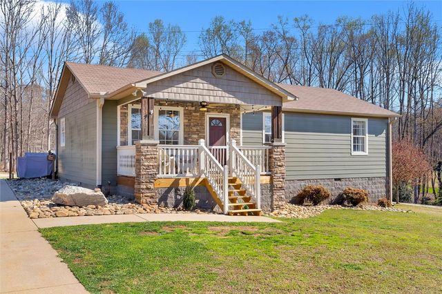 450 Lindsey Lake Road, Travelers Rest, SC 29690