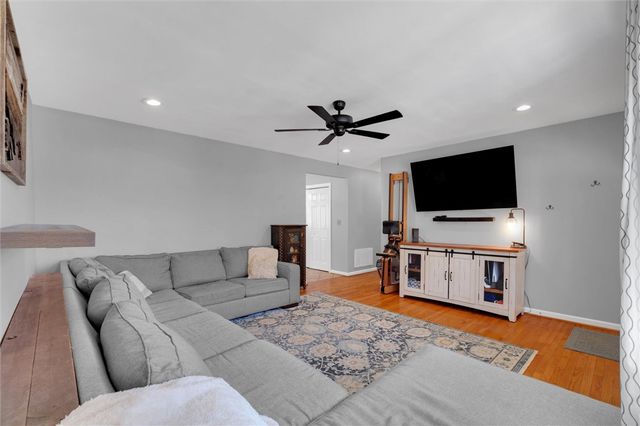 450 Lindsey Lake Road, Travelers Rest, SC 29690