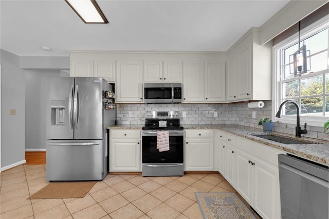 450 Lindsey Lake Road, Travelers Rest, SC 29690