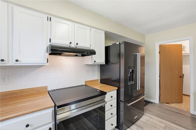 8969 Gardengate Drive, Huber Heights, OH 45424