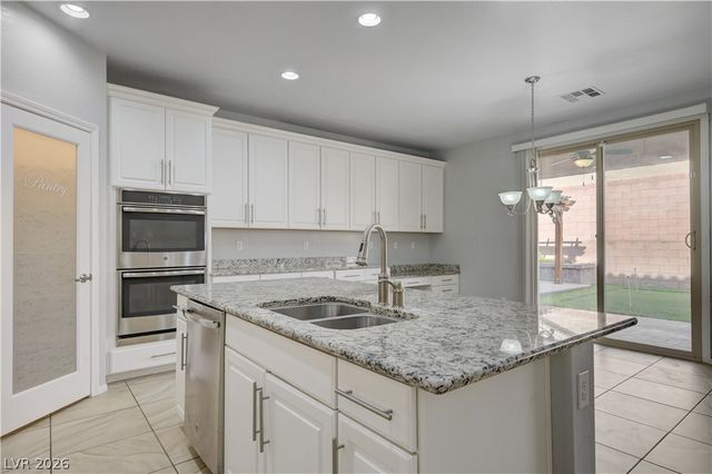 7176 Summer Grove Avenue, Las Vegas, NV 89117