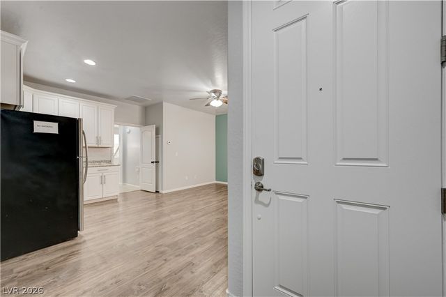 7176 Summer Grove Avenue, Las Vegas, NV 89117