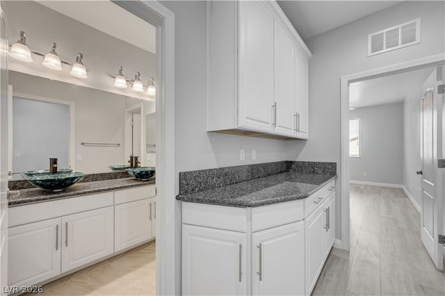 7176 Summer Grove Avenue, Las Vegas, NV 89117