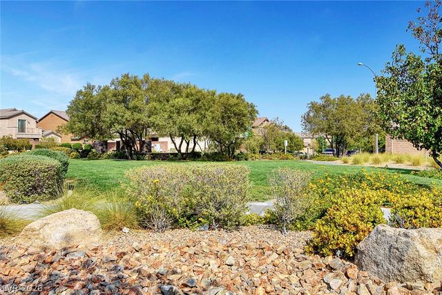 7176 Summer Grove Avenue, Las Vegas, NV 89117