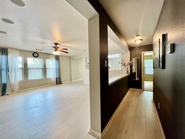 16750 Bending Creek Lane, Friendswood, TX 77546