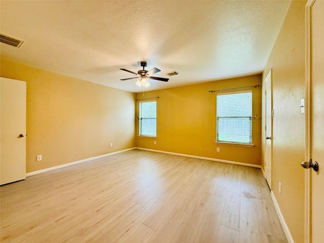 16750 Bending Creek Lane, Friendswood, TX 77546