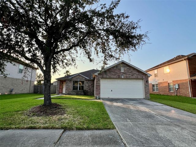 16750 Bending Creek Lane, Friendswood, TX 77546